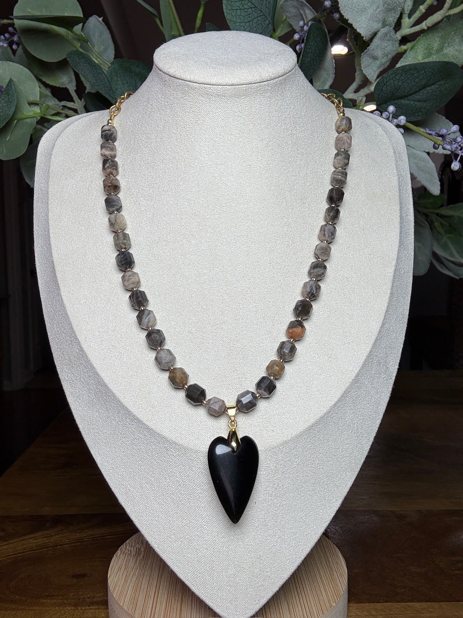 Nightfall Queen Necklace