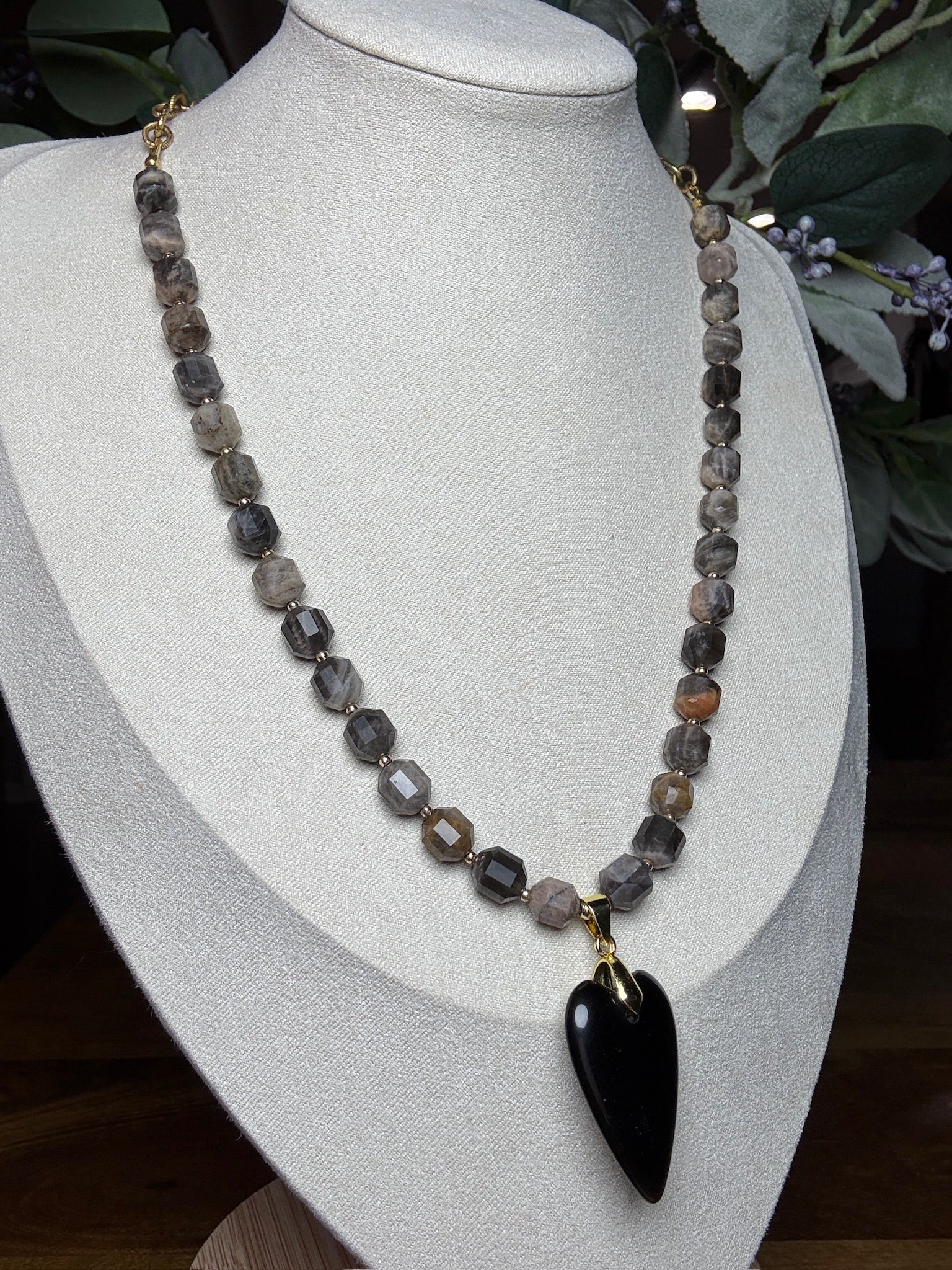 Nightfall Queen Necklace