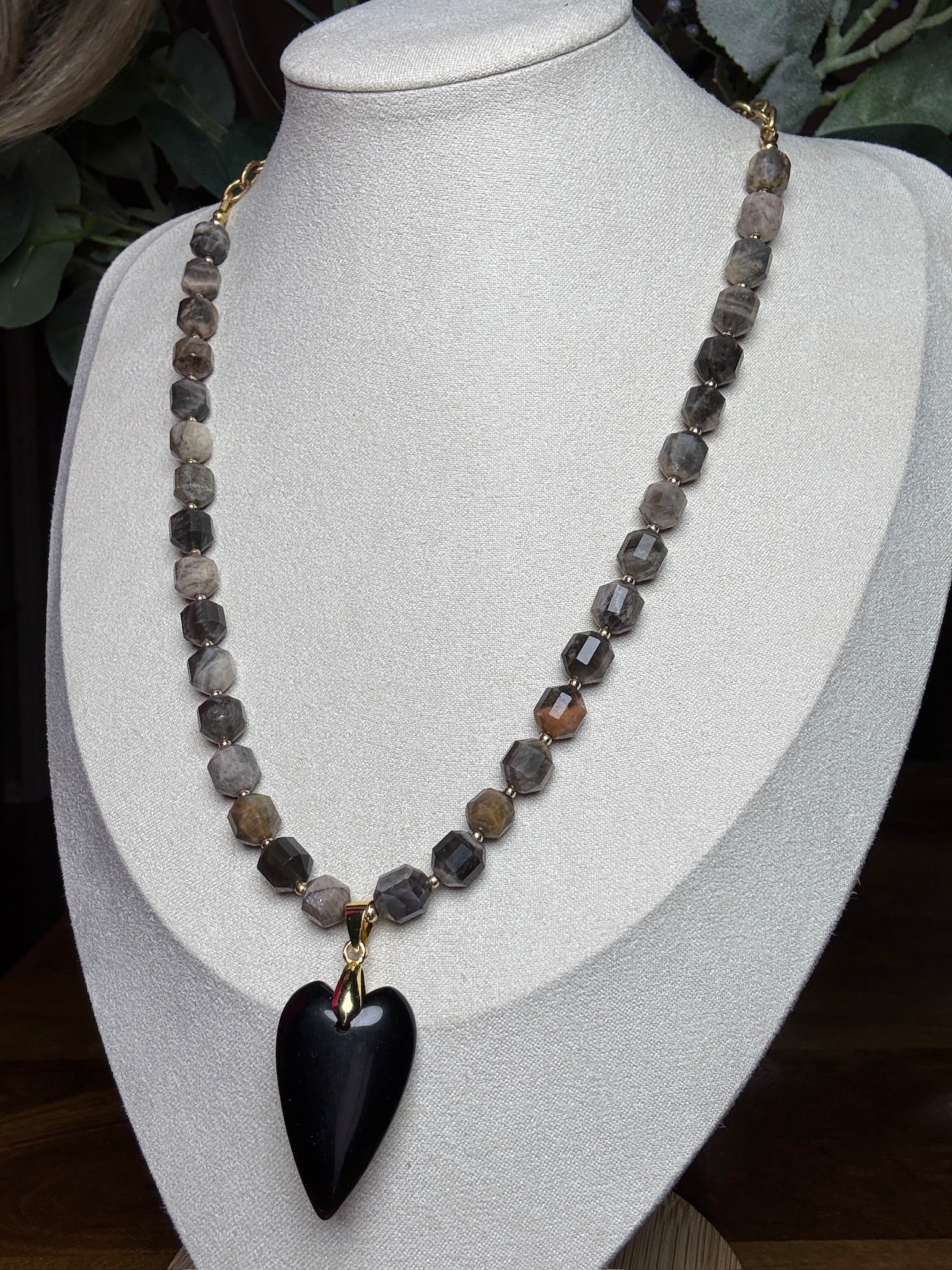 Nightfall Queen Necklace