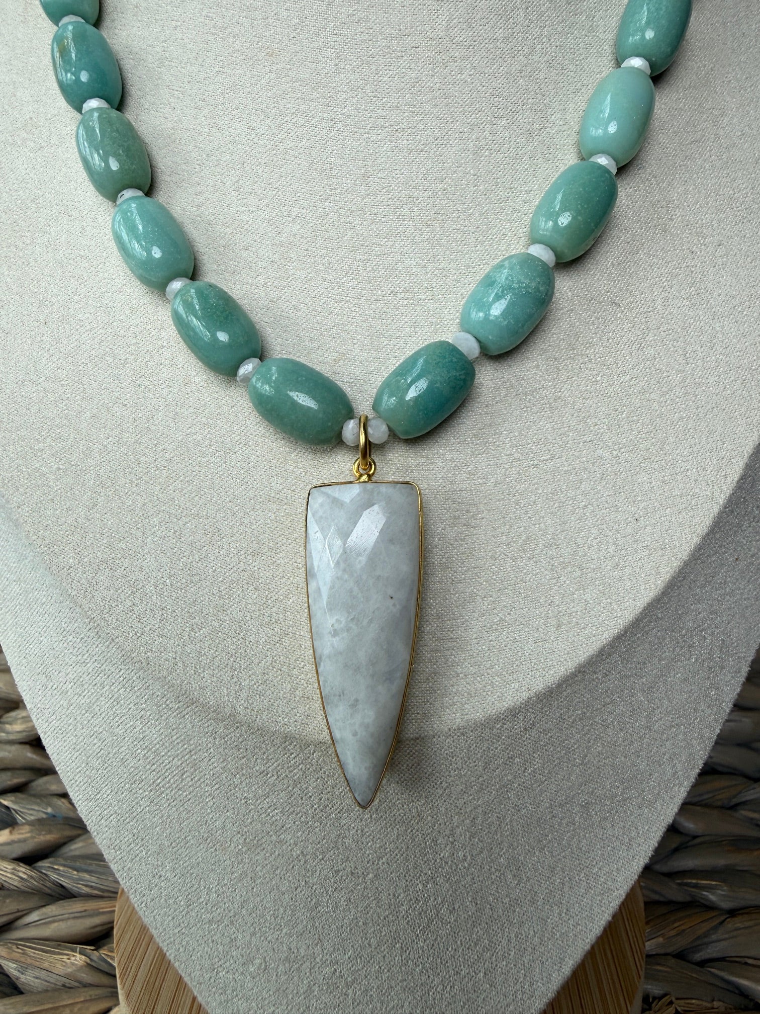 Serene Shimmer Necklace