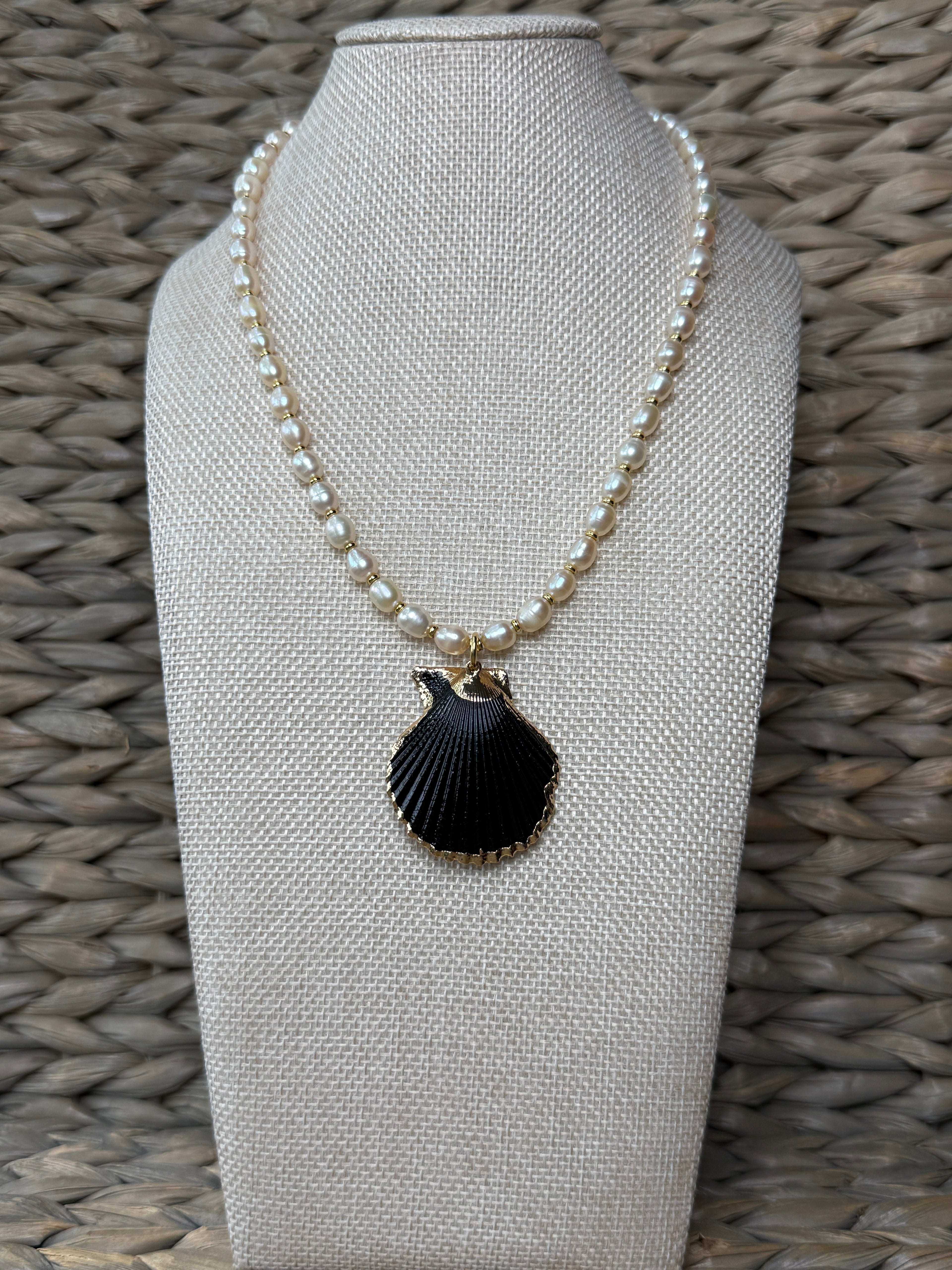The Ocean Noir Necklace