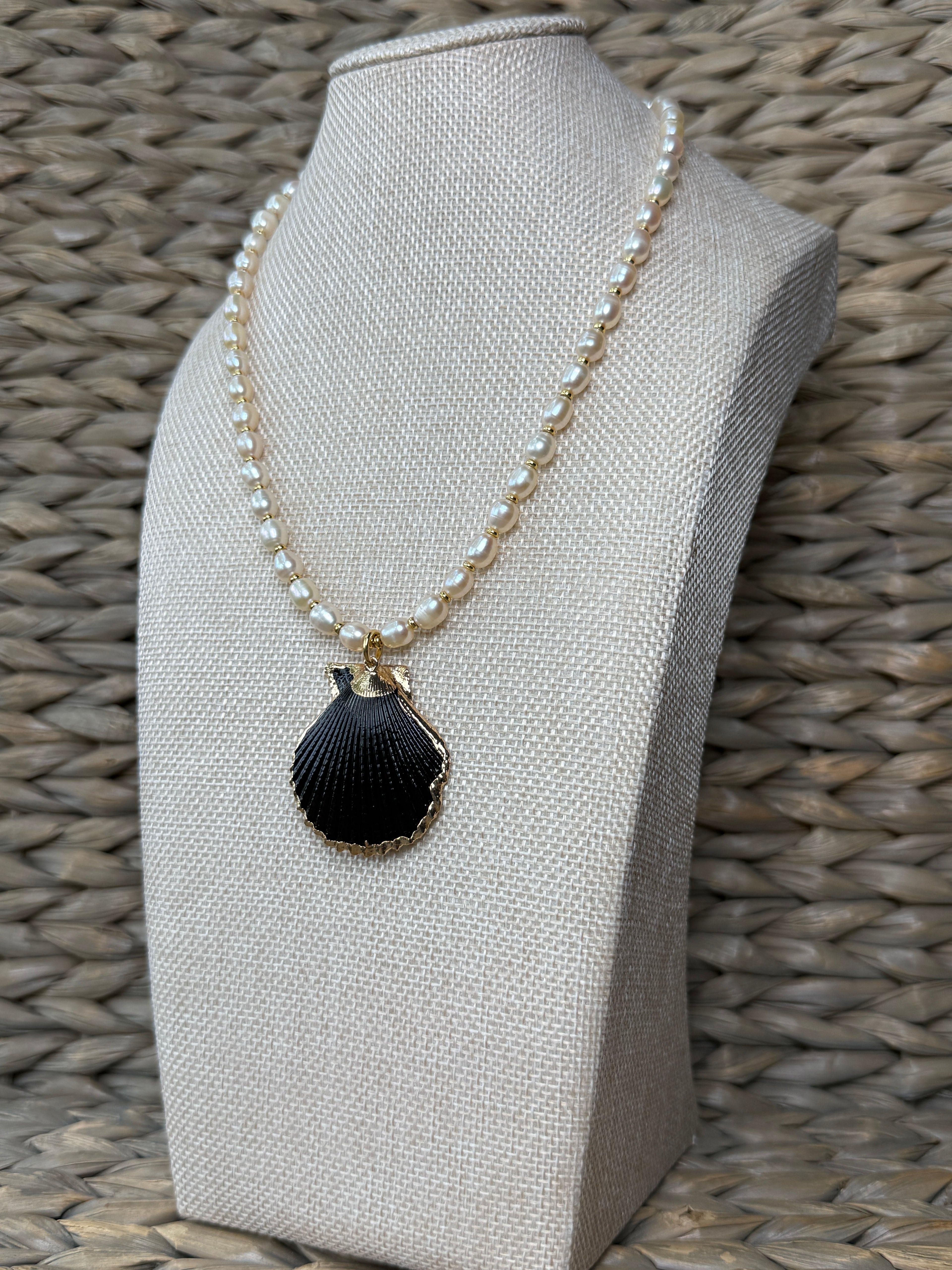 The Ocean Noir Necklace