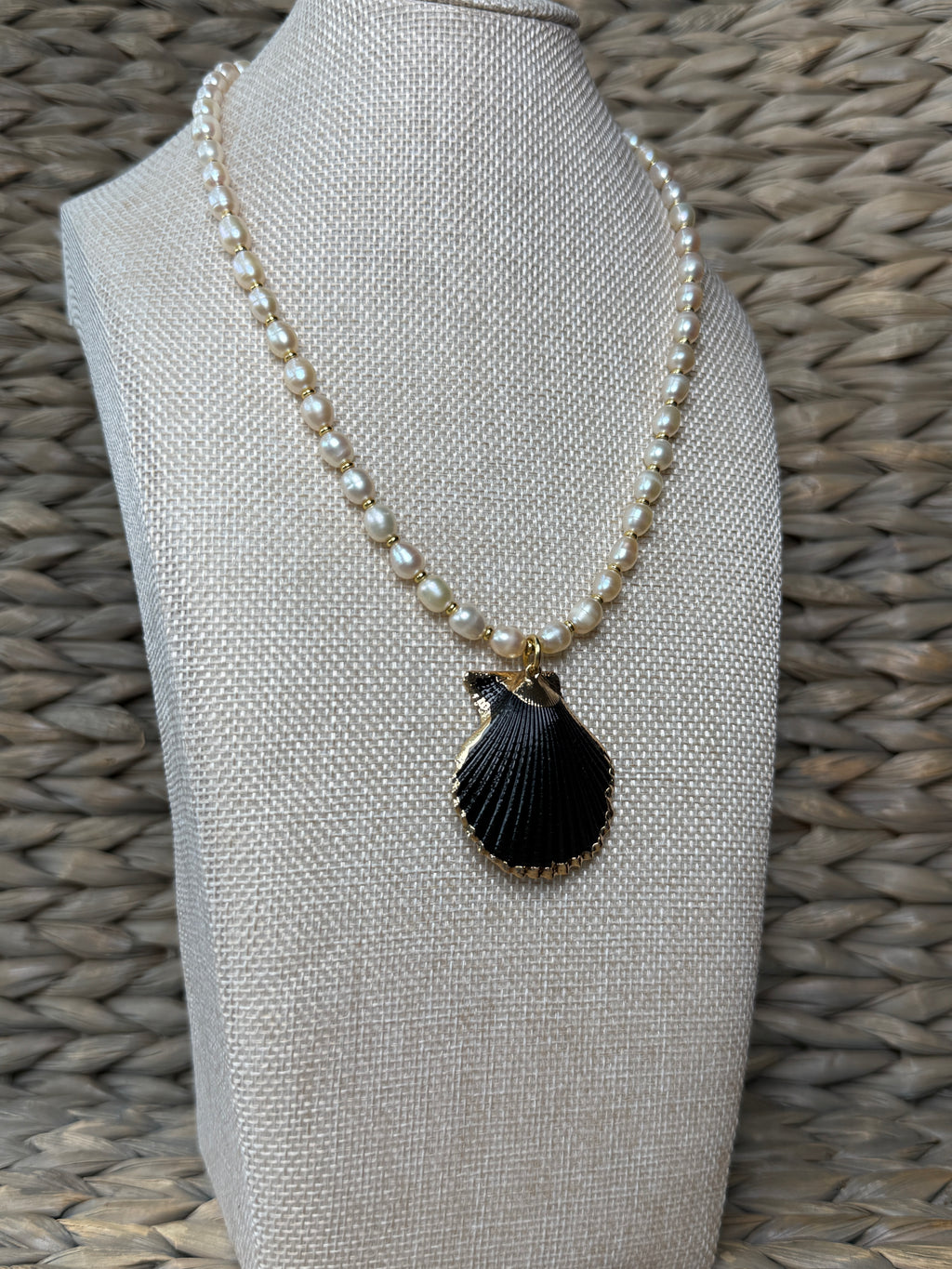 The Ocean Noir Necklace